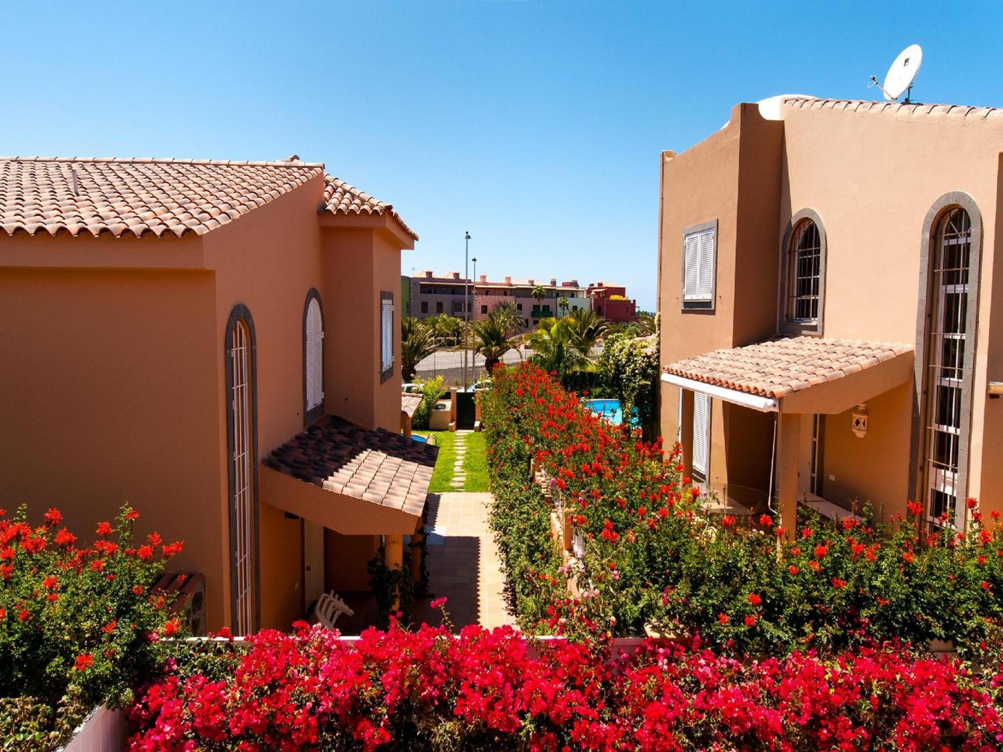 Villa Meloneras Luxury Retreat In Gran Canaria Private Heated Pool Beautiful Terrace Bbq Short Distance From Meloneras And Mapalomas Beach, Las Palmas / Gran Canaria
