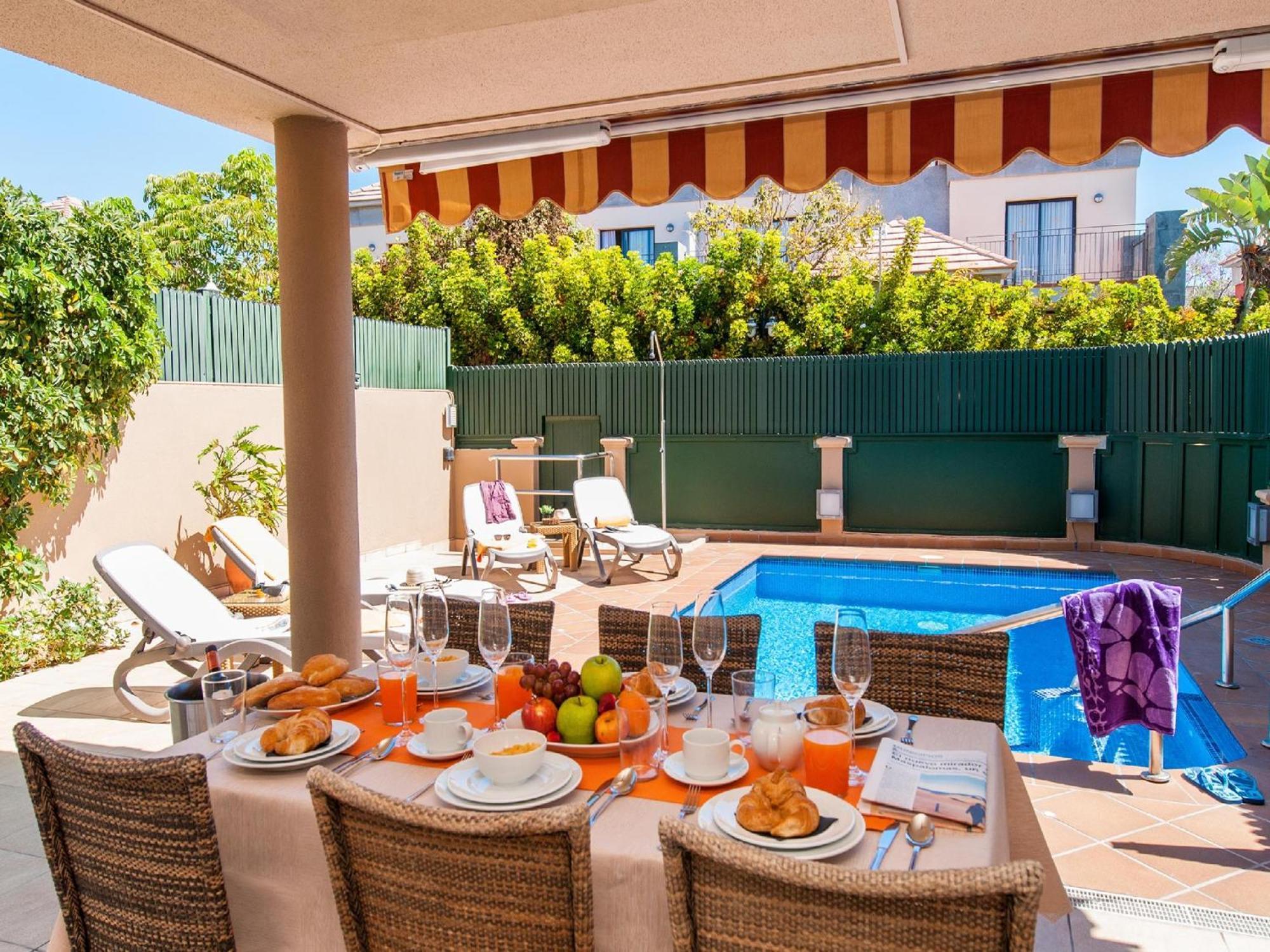 Villa Meloneras Luxury Retreat In Gran Canaria Private Heated Pool Beautiful Terrace Bbq Short Distance From Meloneras And Mapalomas Beach, Las Palmas / Gran Canaria